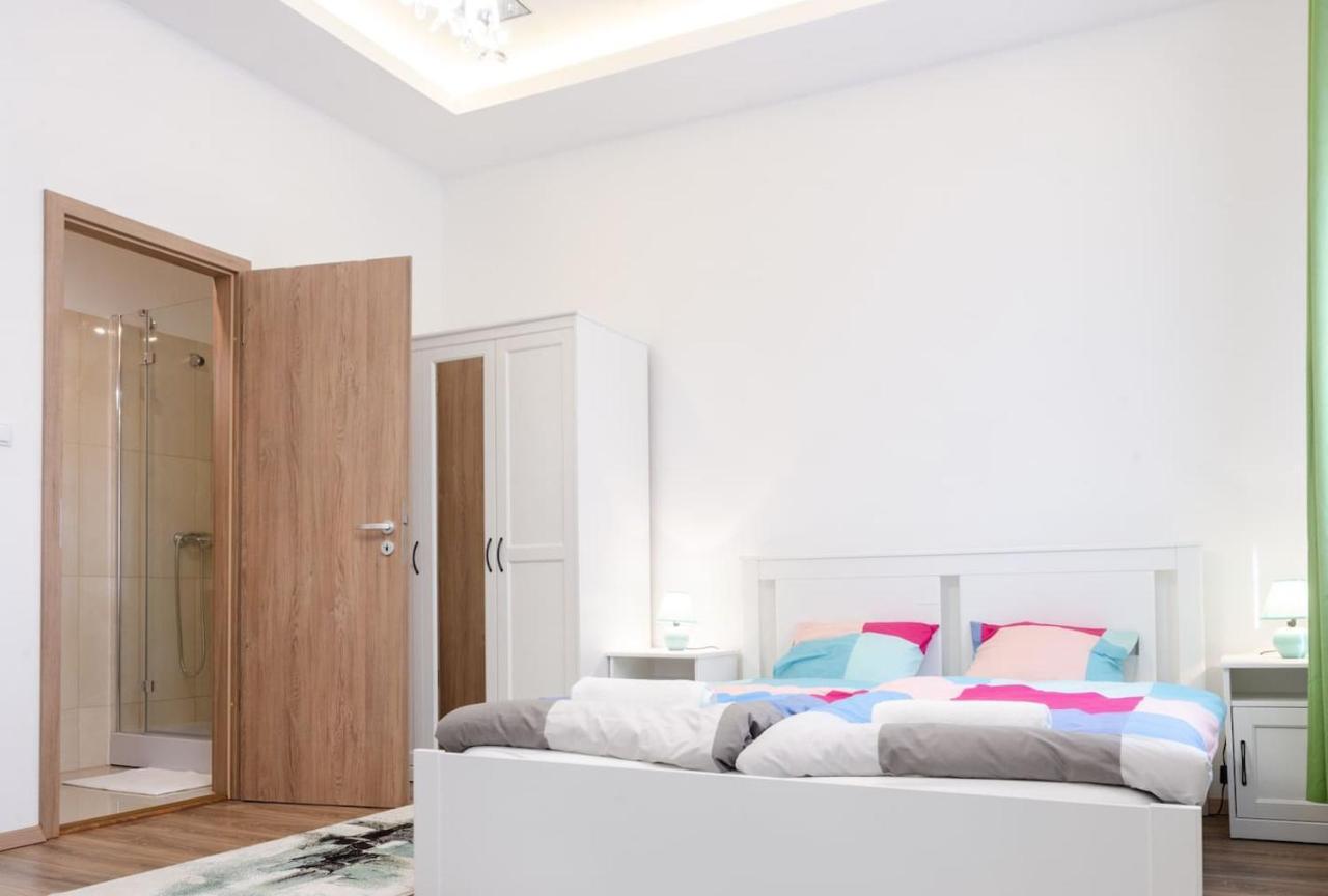 3 En Suit Bedroom Flat In The Main Centre For 6Ppl, 3Bdr,3Bthr,Ac 부다페스트 외부 사진