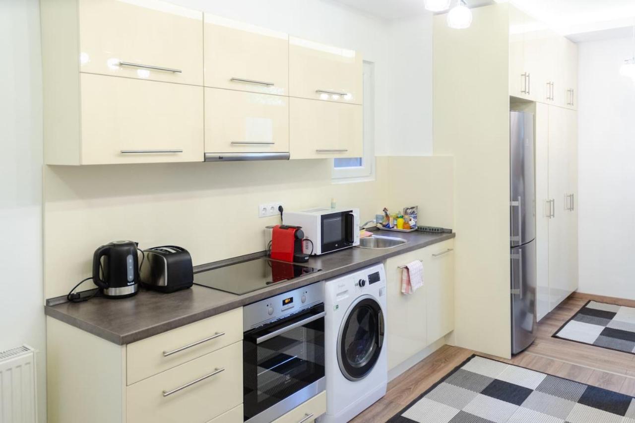 3 En Suit Bedroom Flat In The Main Centre For 6Ppl, 3Bdr,3Bthr,Ac 부다페스트 외부 사진